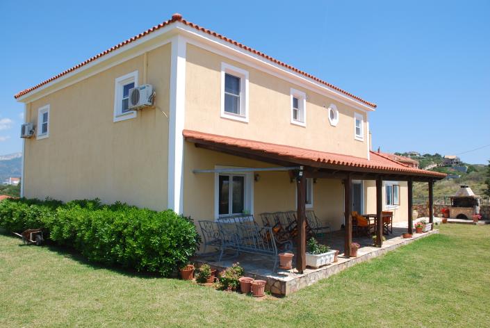 Image No.4-Propriété de 4 chambres à vendre à Kobothekrata