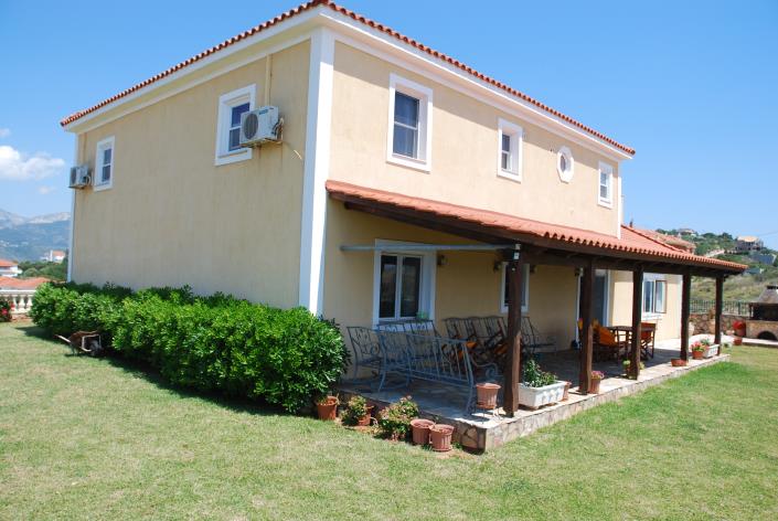 Image No.7-Propriété de 4 chambres à vendre à Kobothekrata