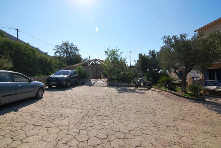 Image No.30-Commercial à vendre à Platies