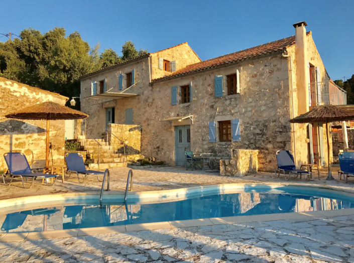 Image No.2-Villa de 4 chambres à vendre à Matsoukata