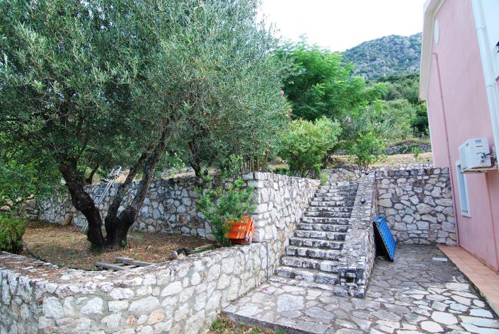 Image No.13-2 Bed Property for sale