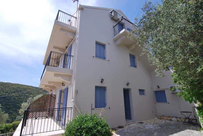 Image No.4-Propriété de 6 chambres à vendre à Matsoukata