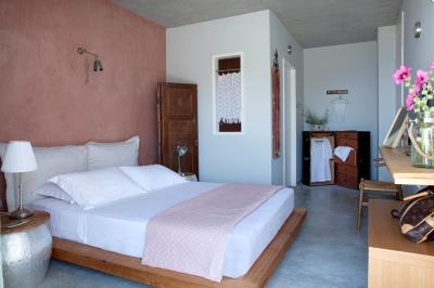 Exquistie_villa_with_pool_for_sale_in_Kefalonia--5-