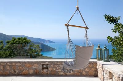 Exquistie_villa_with_pool_for_sale_in_Kefalonia--7-