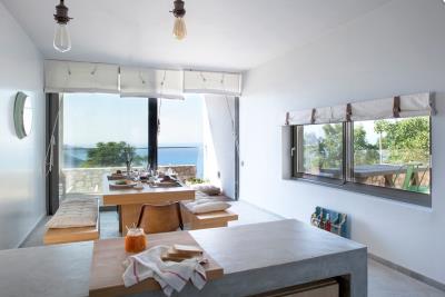 Exquistie_villa_with_pool_for_sale_in_Kefalonia--8-