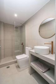 ab7ea695-ec33-40b4-aa10-696c292a3052