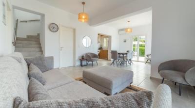 Villa_with_pool_for_sale_in_Lourdas_Kefalonia--12-