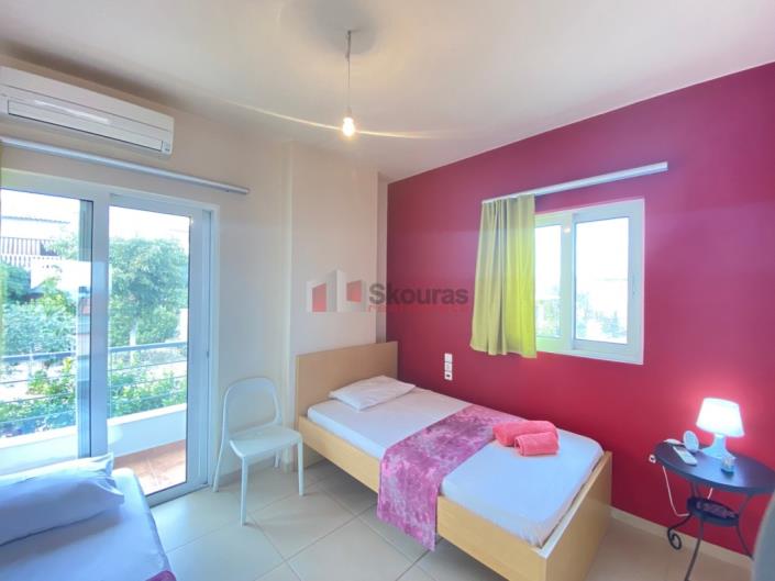 Image No.17-4 Bed House for sale