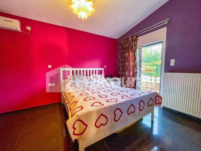 Image No.10-5 Bed House for sale