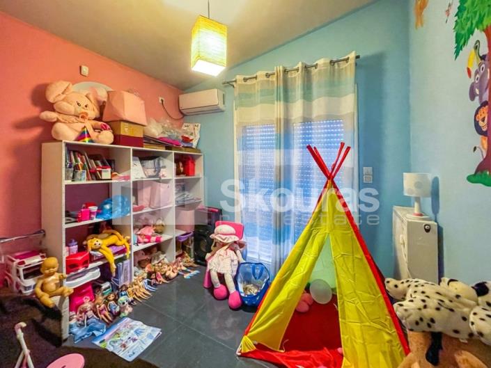 Image No.13-5 Bed House for sale