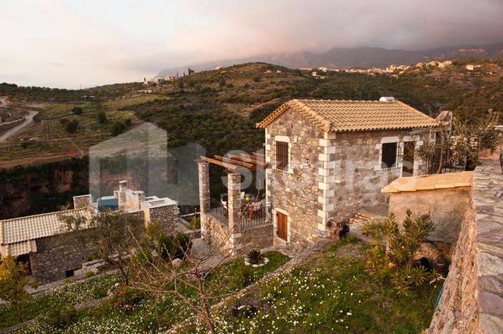 Image No.11-2 Bed House for sale