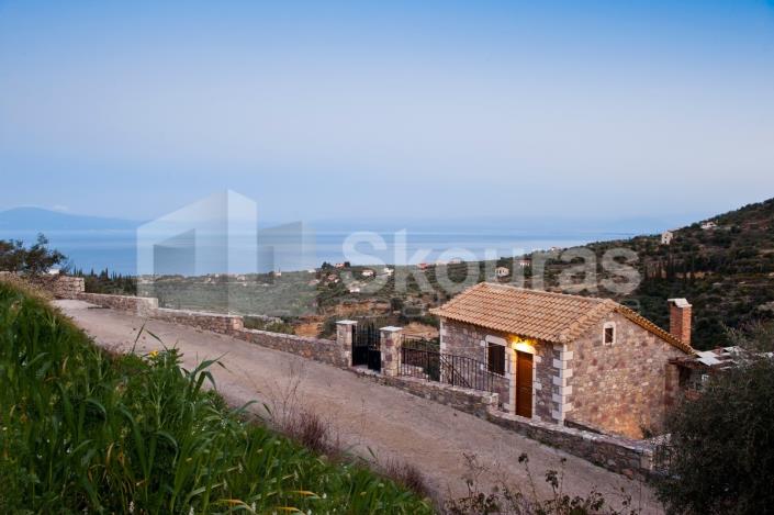 Image No.13-2 Bed House for sale