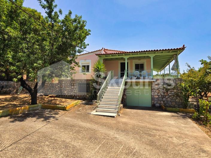 Image No.3-Maison / Villa de 2 chambres à vendre à Kranidi