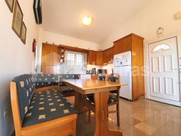 68904e3166ec4e06b8b55c8eebd15c63