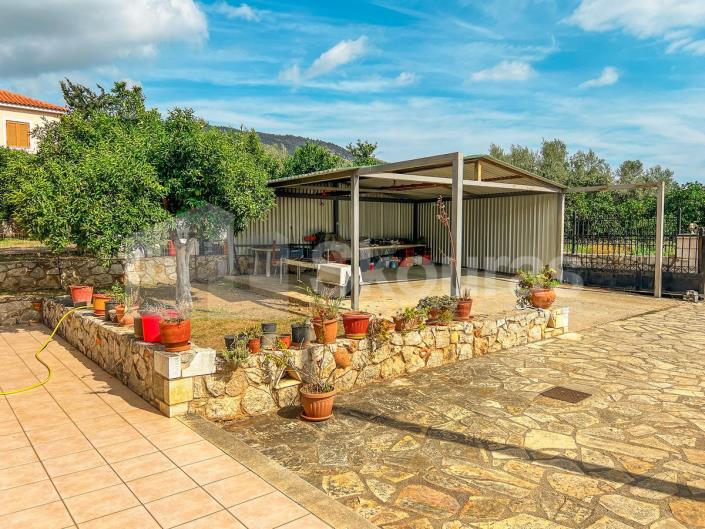 Image No.10-3 Bed House for sale