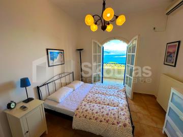 fe4ecbba1f2049ffb6808d7c221f654b