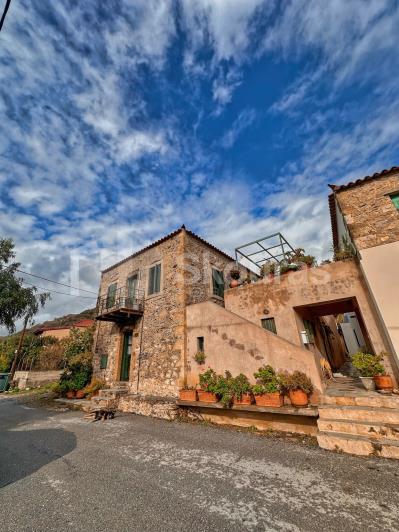 Image No.5-Maison de 4 chambres à vendre à Monemvassia