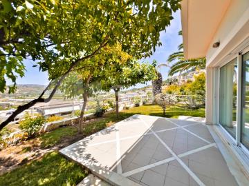 b5989c5a6fac4be981831772f12a3ba0