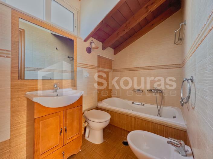 Image No.20-2 Bed Maisonette for sale