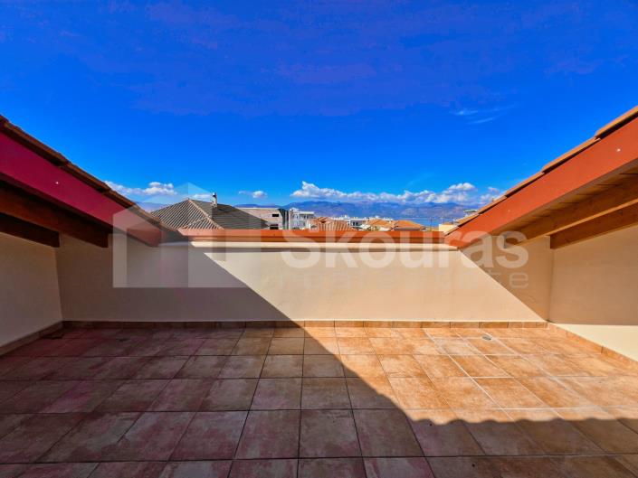 Image No.22-2 Bed Maisonette for sale