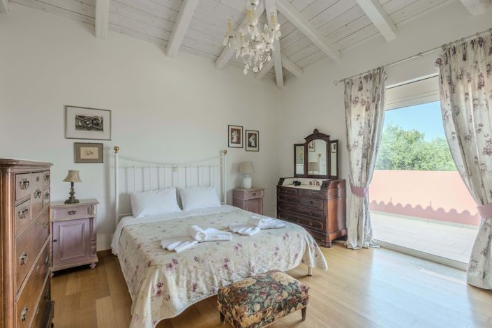 Image No.12-4 Bed House for sale