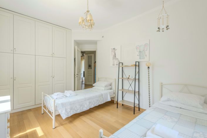 Image No.15-4 Bed House for sale