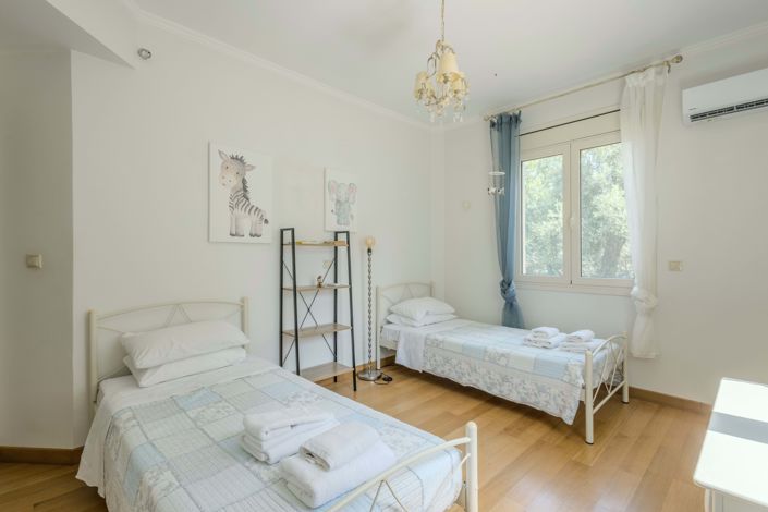 Image No.16-4 Bed House for sale