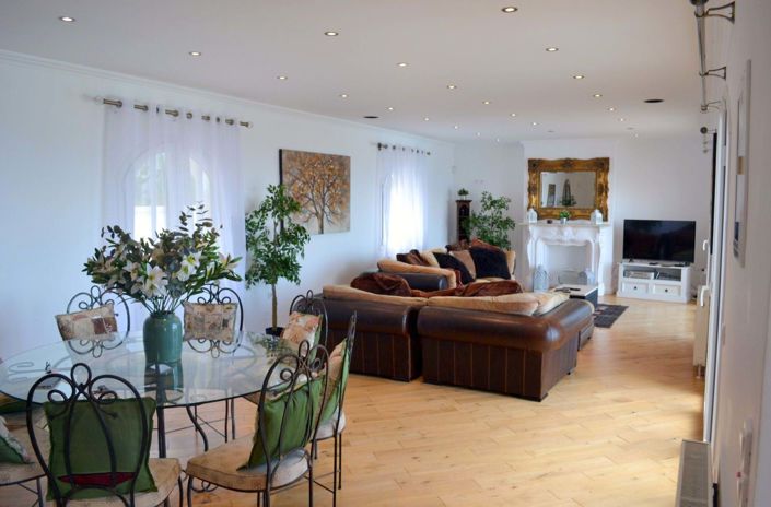 Image No.6-5 Bed House for sale