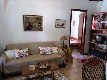 cb13562e-c7ea-4090-9361-fd0b1557d3a5