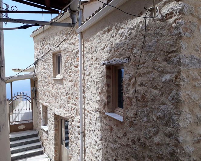 Image No.11-1 Bed House for sale