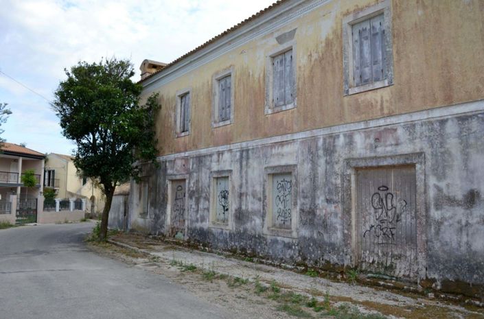 Image No.2-Propriété de 12 chambres à vendre à Makrades