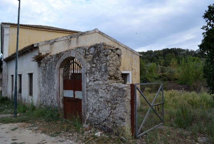 Image No.4-Propriété de 12 chambres à vendre à Makrades