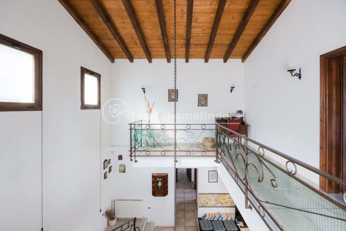 Image No.13-4 Bed House for sale