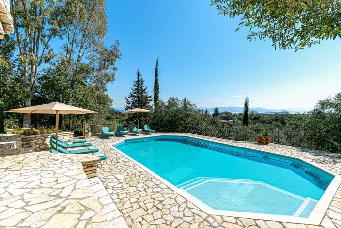 Image No.2-6 Bed House for sale