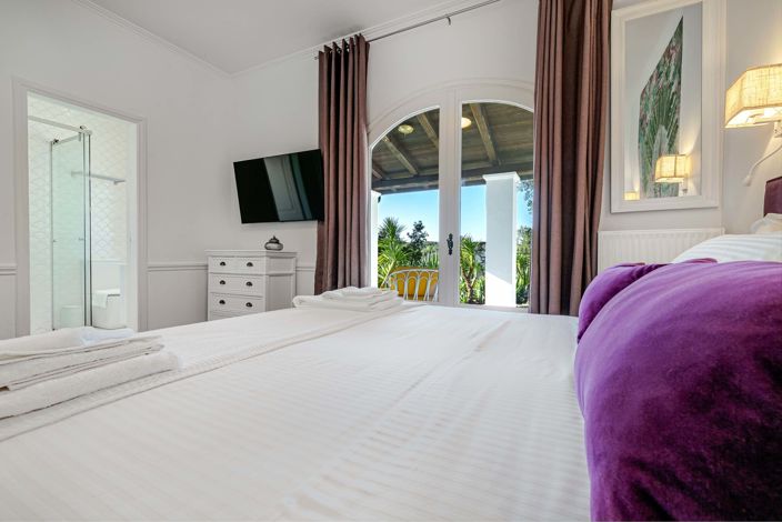 Image No.21-6 Bed House for sale