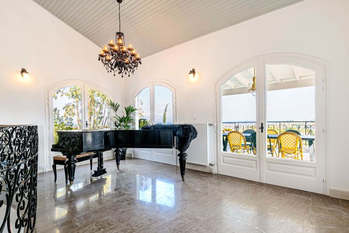 Image No.5-6 Bed House for sale