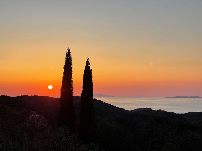 Image No.10-3 Bed House for sale