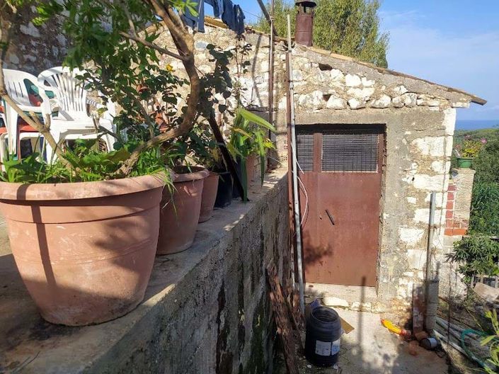 Image No.12-5 Bed House for sale