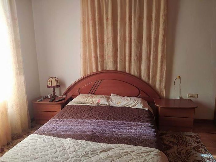 Image No.6-5 Bed House for sale