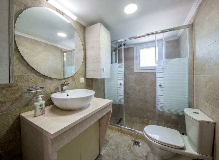 Image No.2-Maison de 5 chambres à vendre à Acharavi