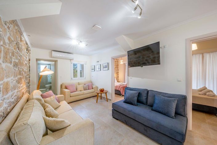 Image No.3-Maison de 5 chambres à vendre à Acharavi