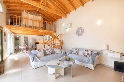 7895d06f-03fd-4631-9780-d46f50245a5c