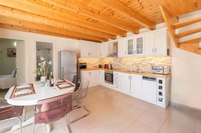 fb5a98dc-0774-406c-8d40-1fb7cdac0171