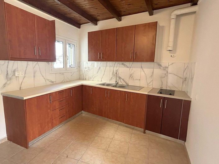 Image No.4-Maison de 2 chambres à vendre à Doukades