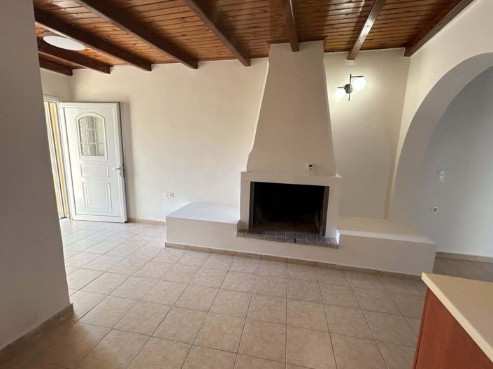 Image No.6-Maison de 2 chambres à vendre à Doukades