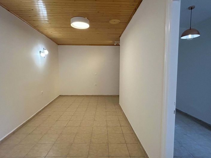 Image No.7-Maison de 2 chambres à vendre à Doukades