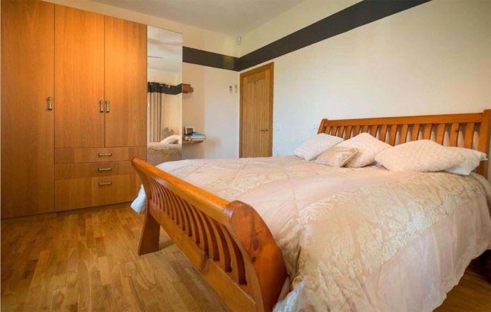 Image No.10-4 Bed House for sale