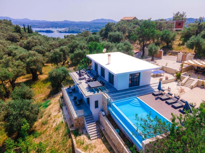 Image No.2-Maison de 5 chambres à vendre à Spartilas