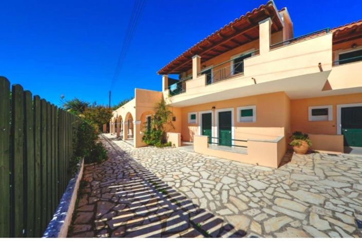 Image No.2-Un hôtel de 10 chambres à vendre à Corfou