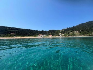 df6a93c9-e6da-4be7-99a9-d18997df906b